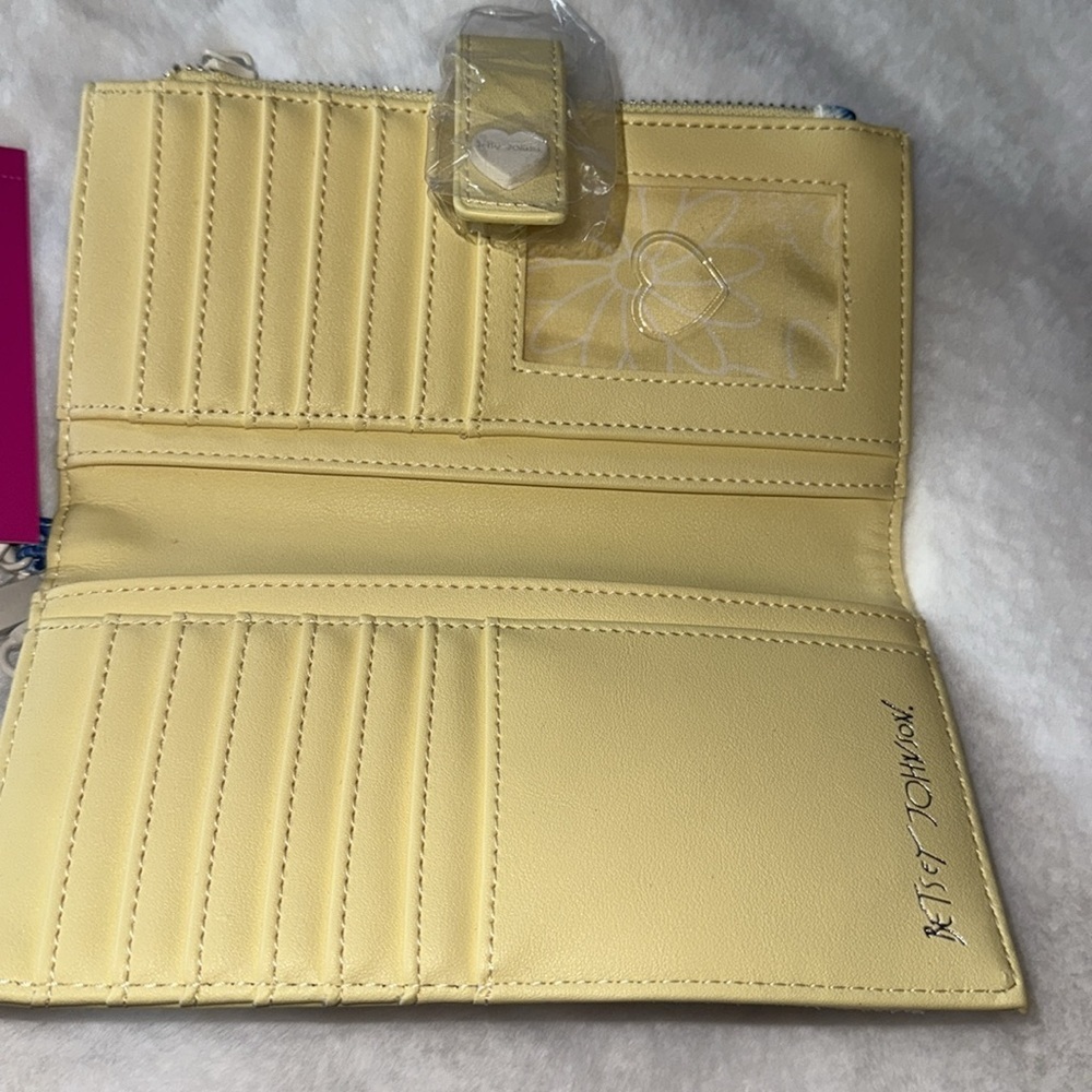 Betsey Johnson NWT STUNNING Blue Floral/Yellow Wallet/Wristlet spring 2025 - Picture 5 of 9